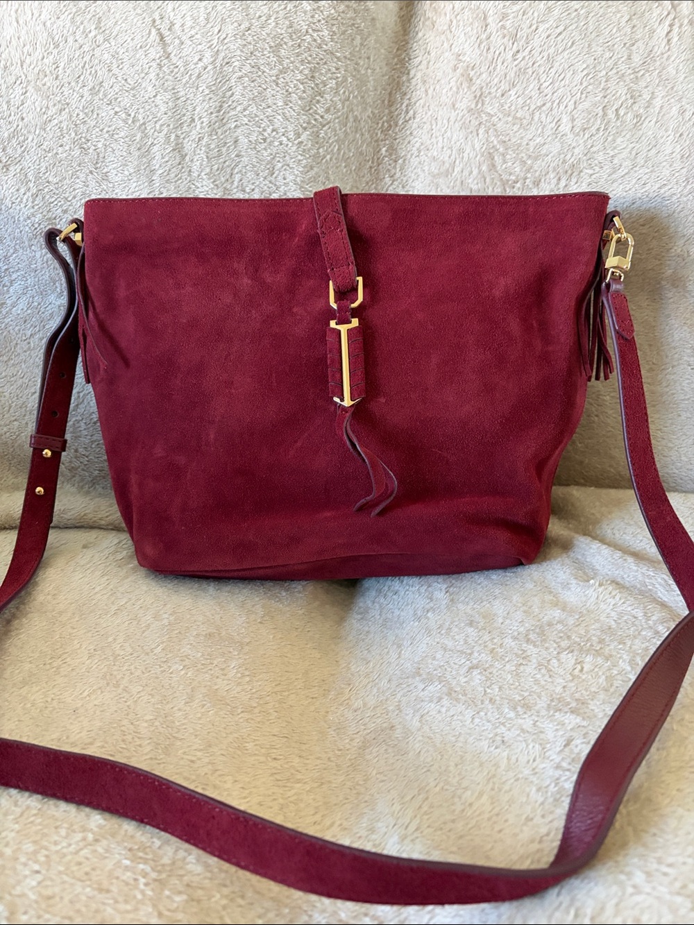 Vintage Covet by Stella & Dot adorable Suede Burgundy Crossbody Shoulder Bag